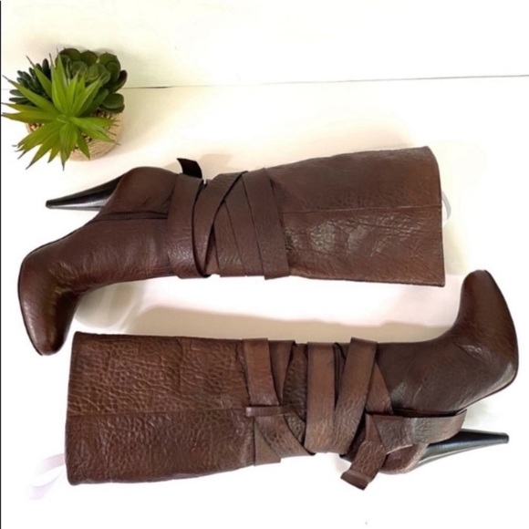 BCBGMAXAZRIA brown boots 9 - Picture 3 of 11